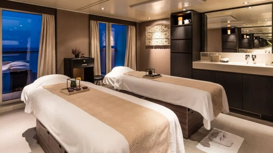 The Spa – Couple treatment room with ocean view